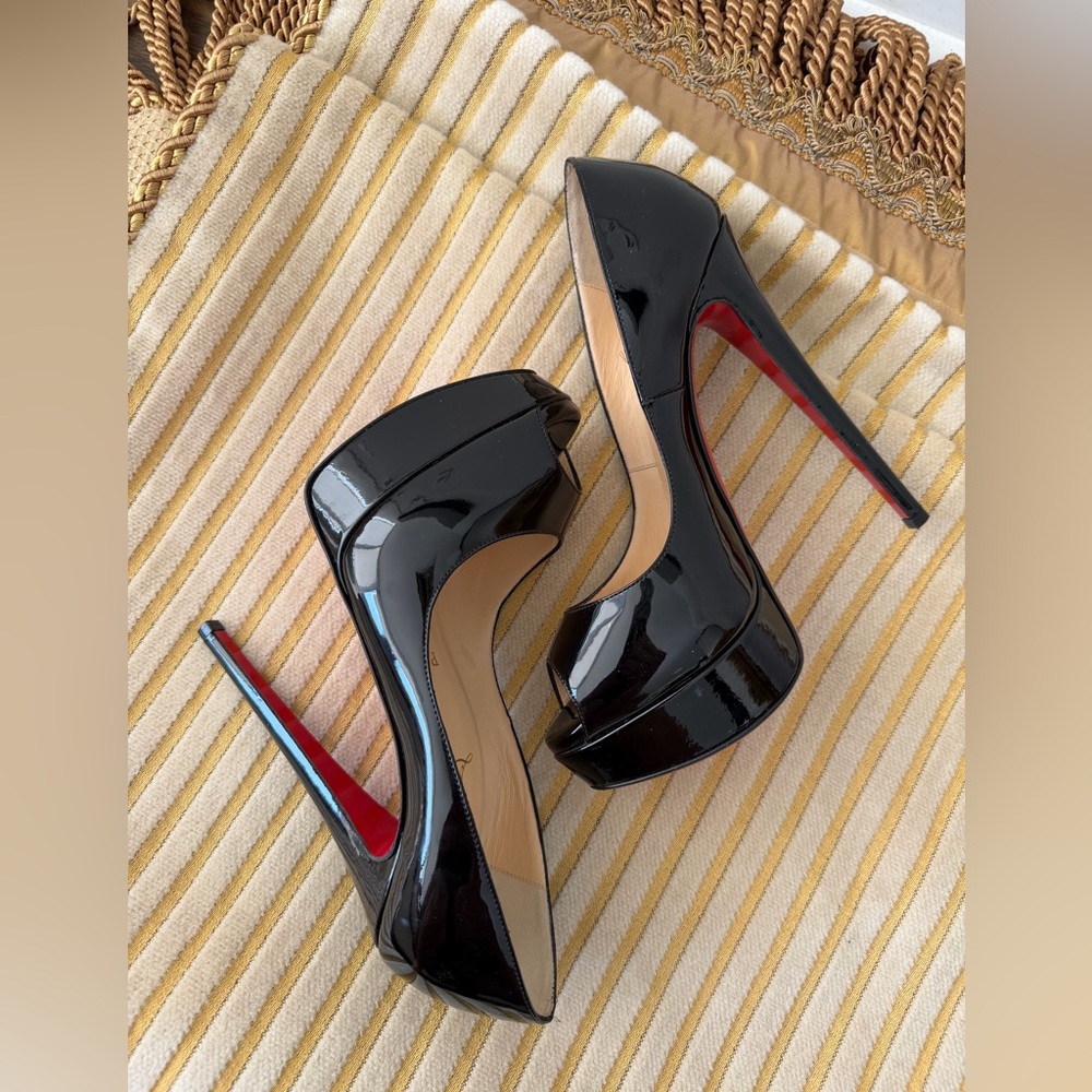 🆕 Christian Louboutin Lady Peep Heels